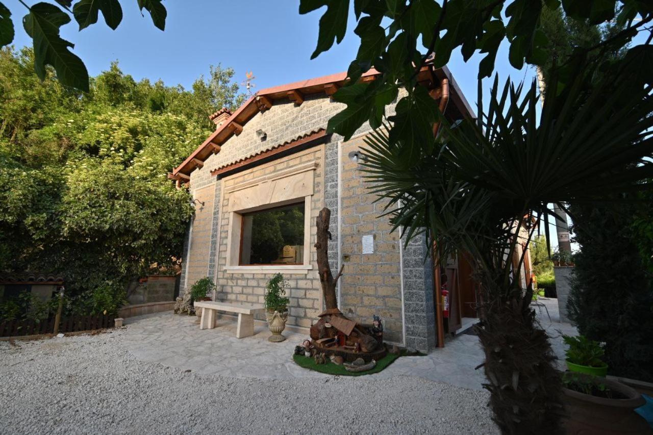 Agriturismo le Fontane - Lago di Bolsena Grotte di Castro Esterno foto